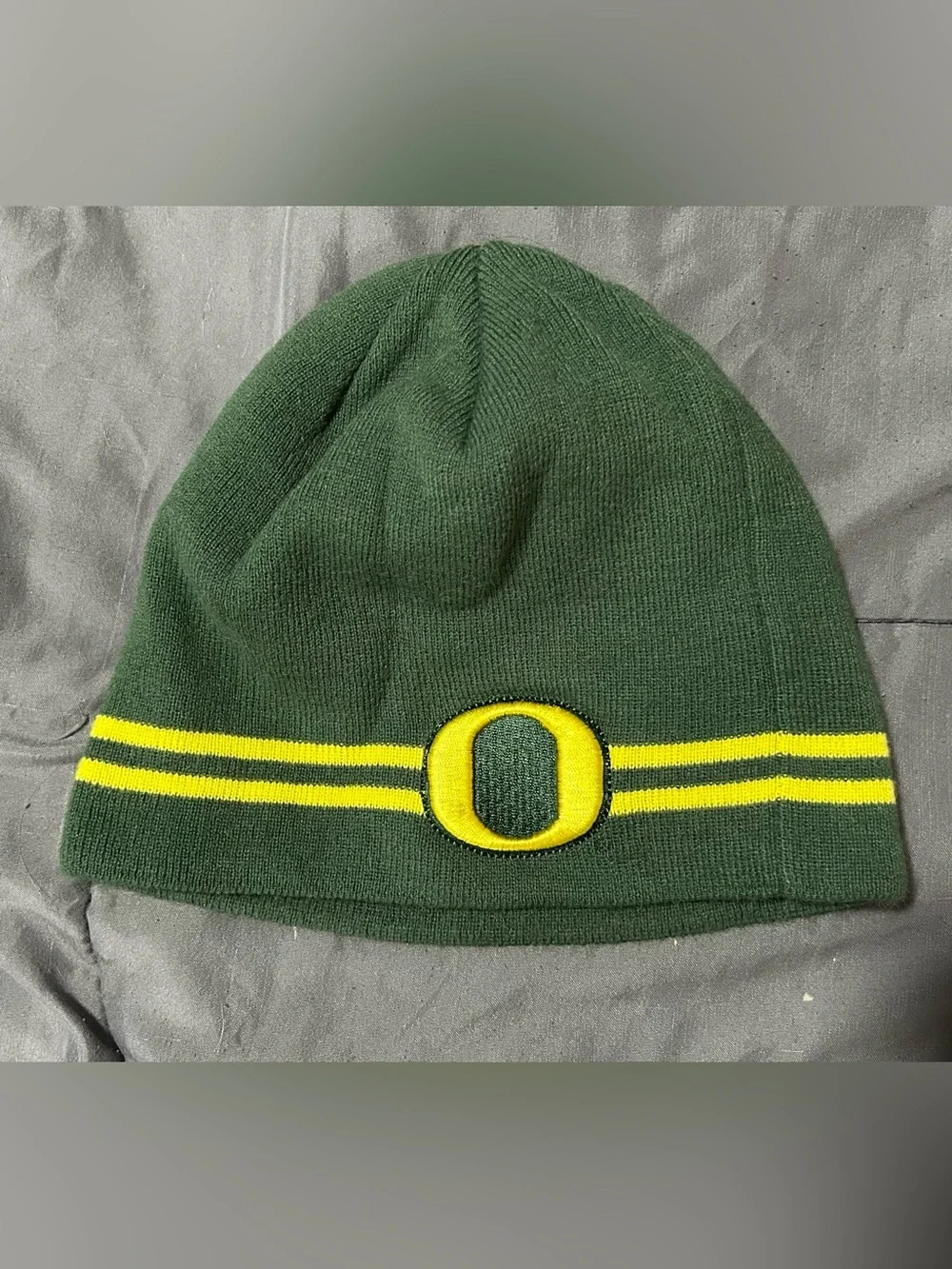 Nike University of Oregon Ducks One Size Embroidered Beanie Hat Green Yellow